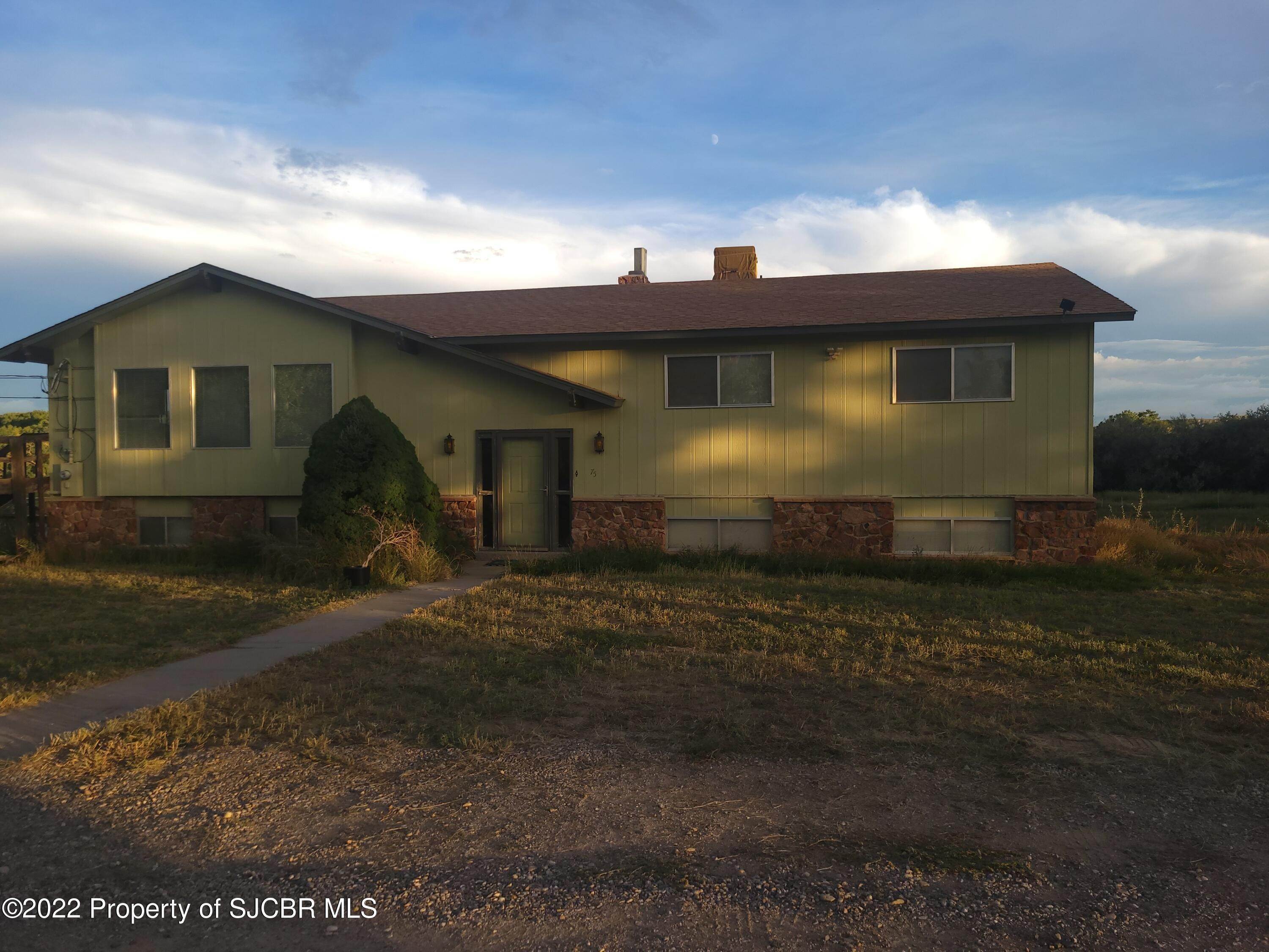 Single Family for Sale at Aztec, NM 87410
