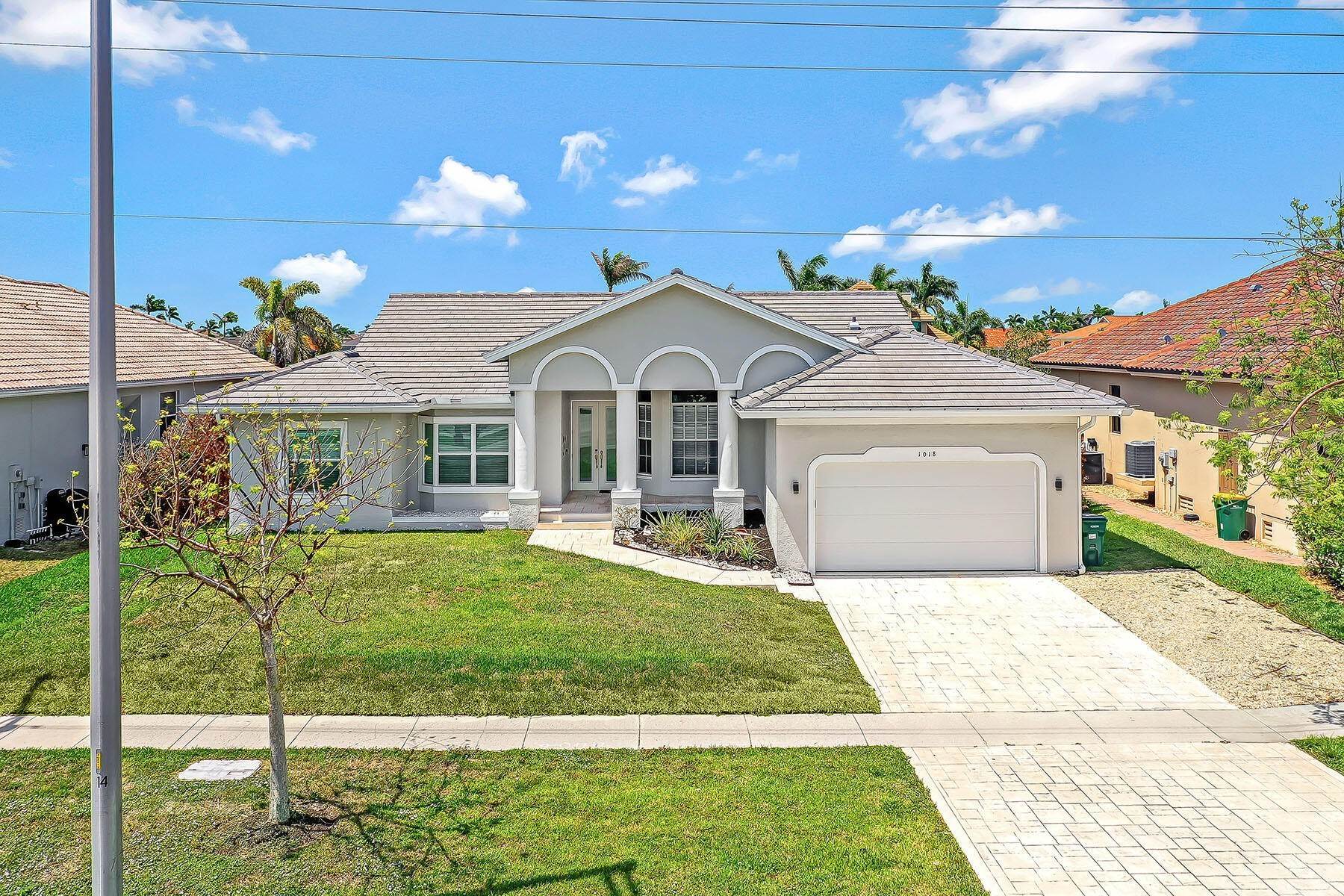 2. Single Family for Sale at Marco Island, FL 34145