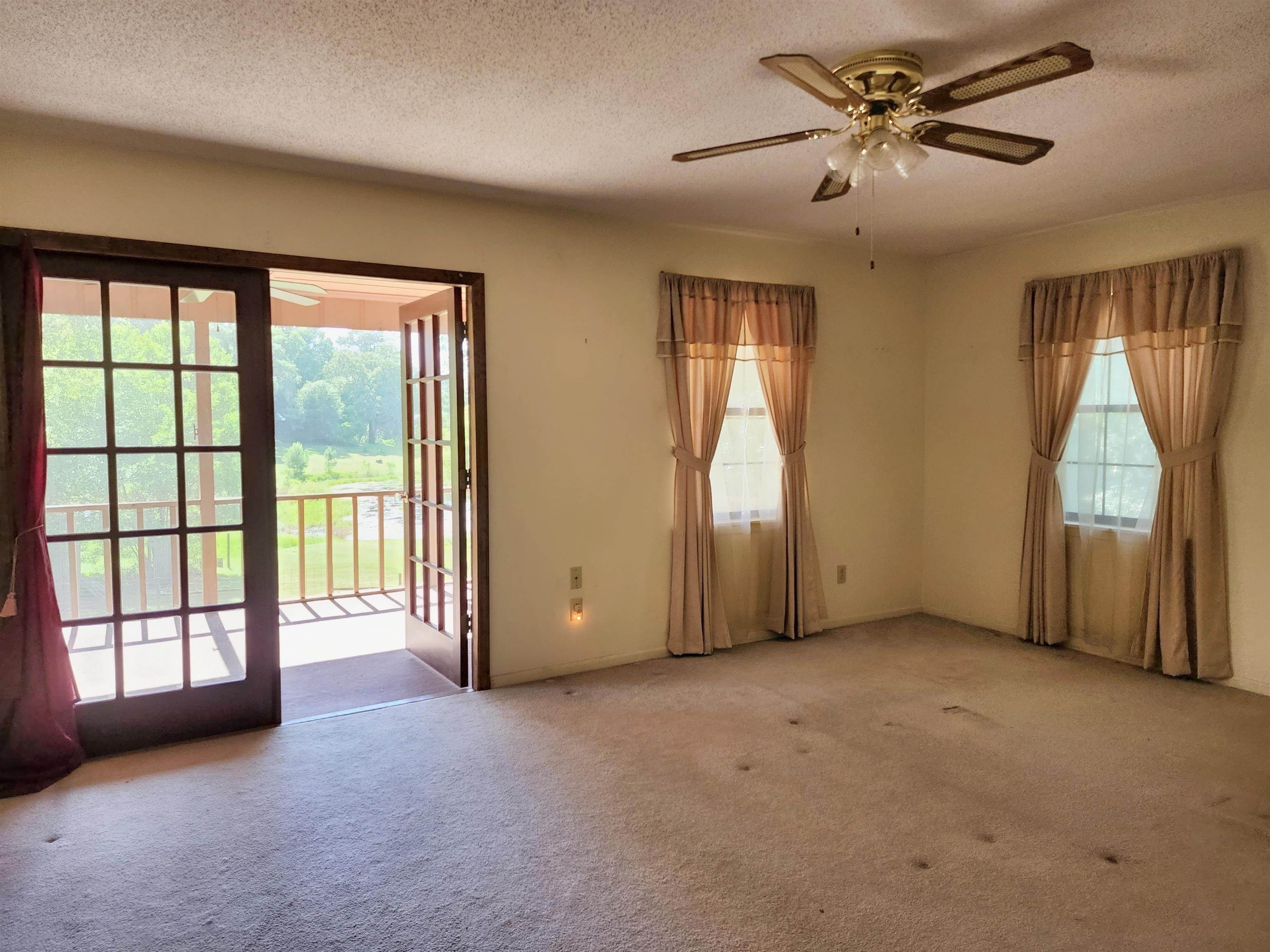 22. Single Family for Sale at Madison, FL 32340