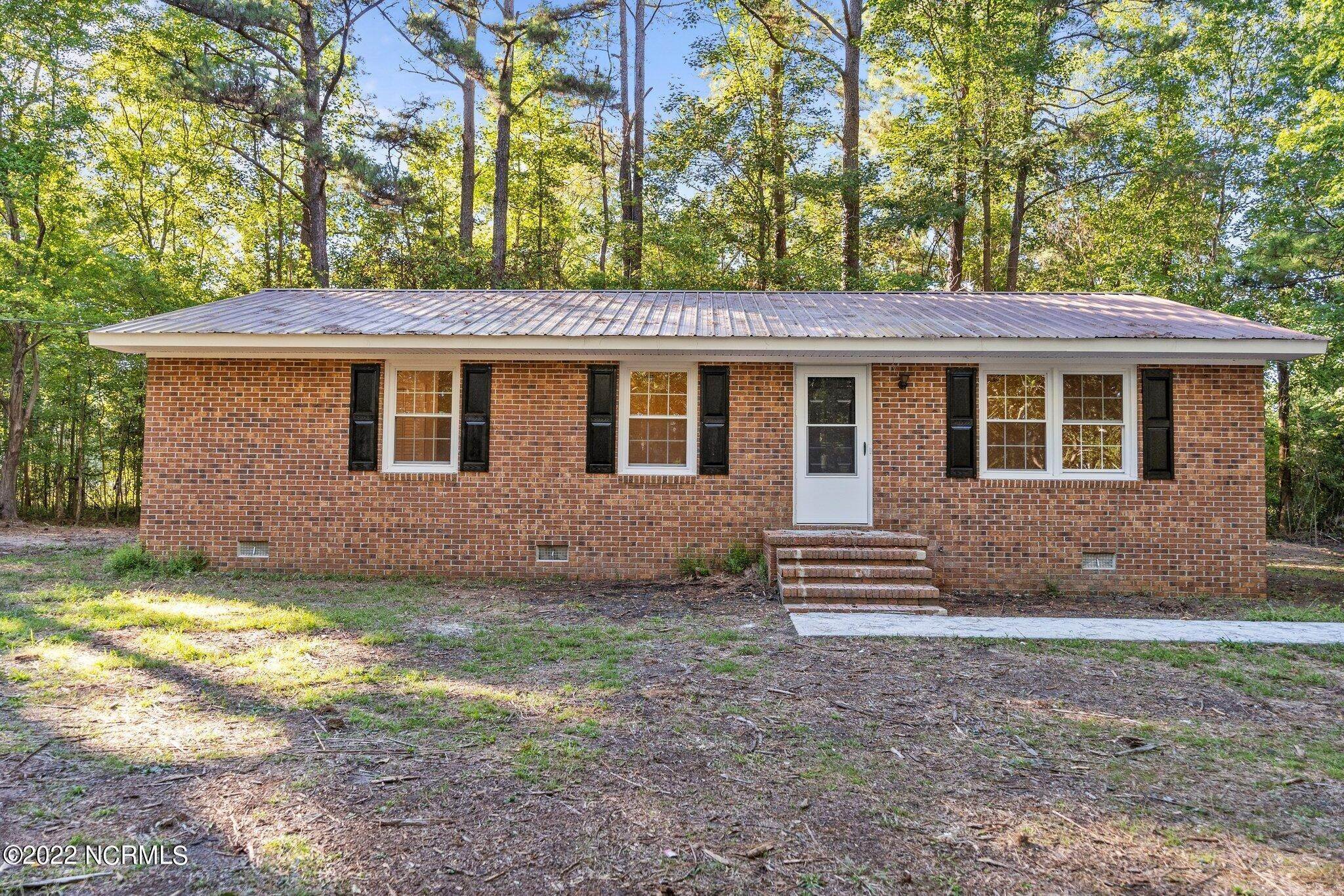 1. Single Family for Sale at Rocky Point, NC 28457