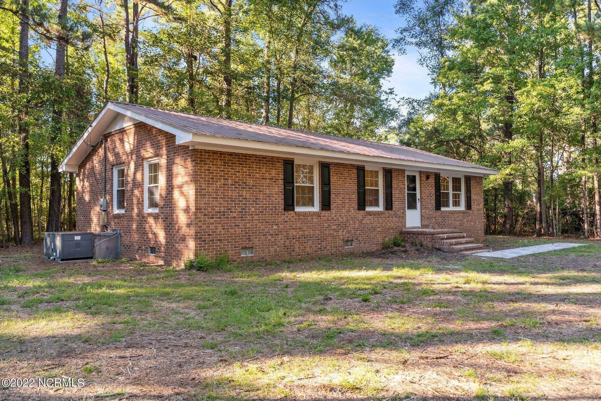 30. Single Family for Sale at Rocky Point, NC 28457