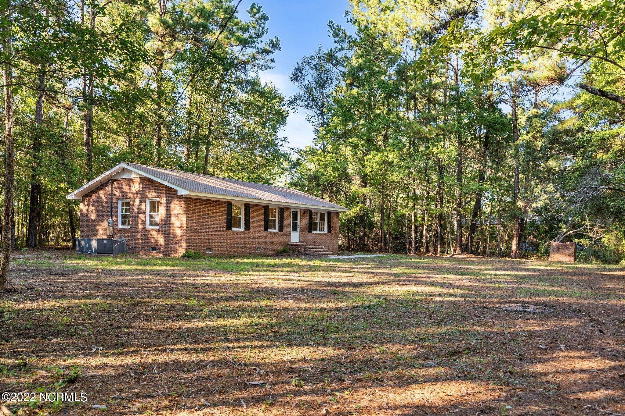 29. Single Family for Sale at Rocky Point, NC 28457