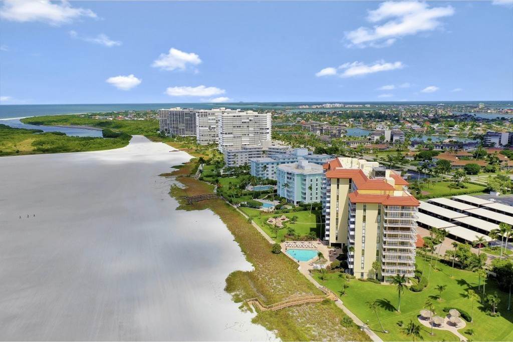 32. Condominium for Sale at Marco Island, FL 34145