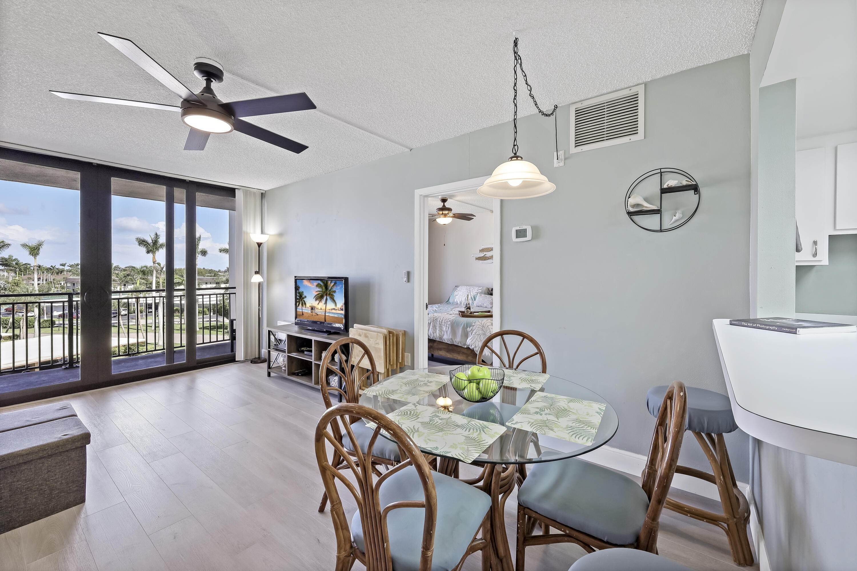 7. Condominium for Sale at Marco Island, FL 34145