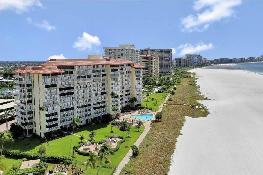 33. Condominium for Sale at Marco Island, FL 34145