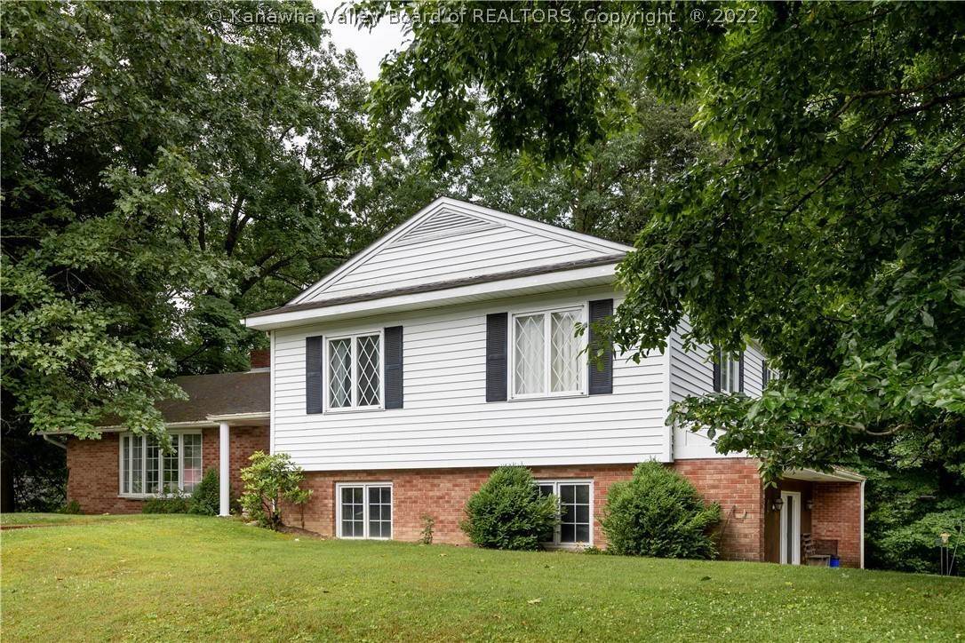 4. Single Family for Sale at Madison, WV 25130