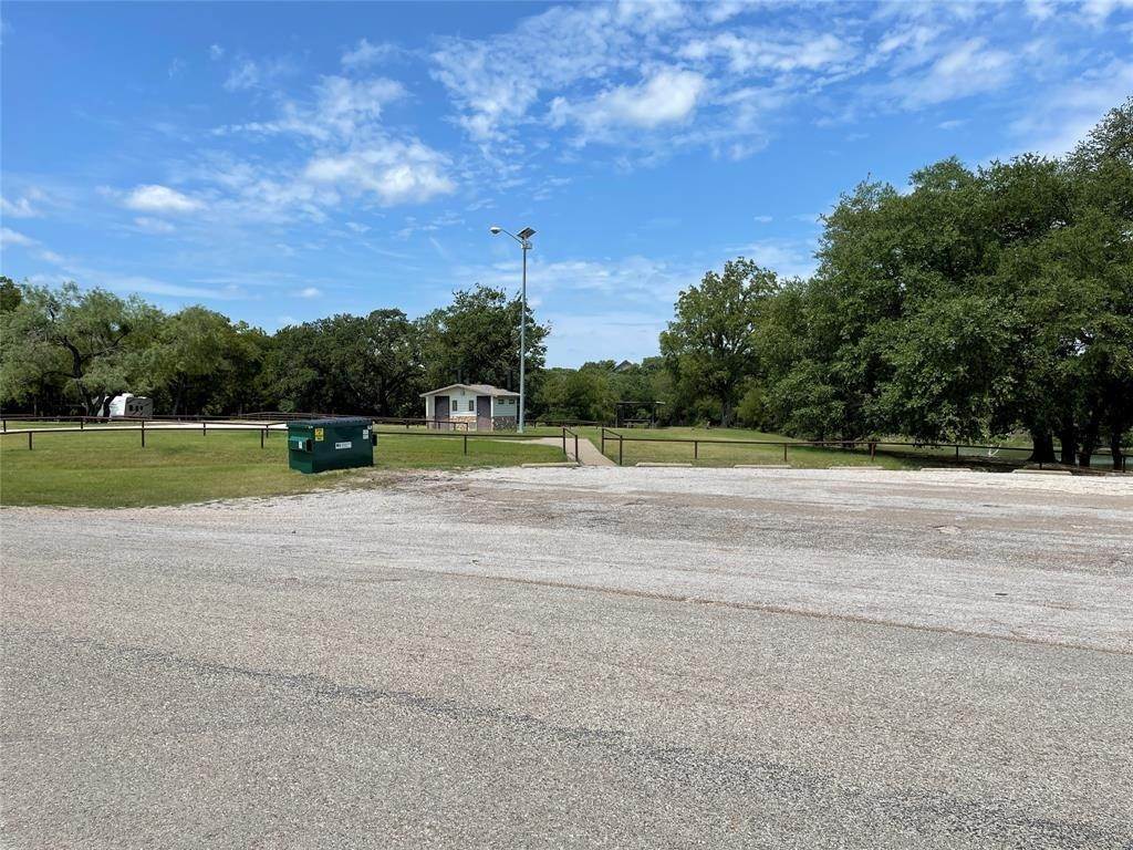 29. Single Family for Sale at Clifton, TX 76634