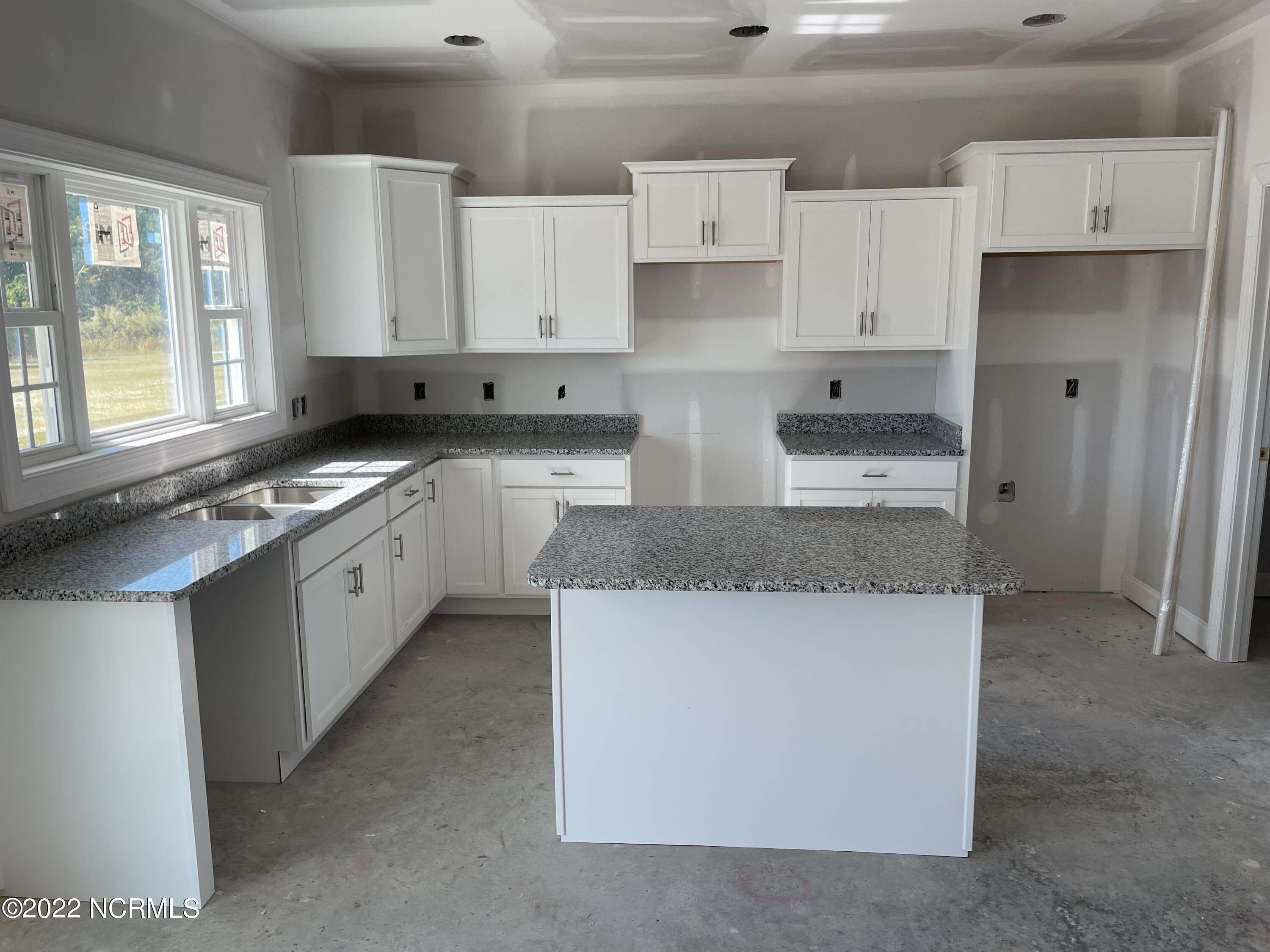 23. Single Family for Sale at Rocky Point, NC 28457