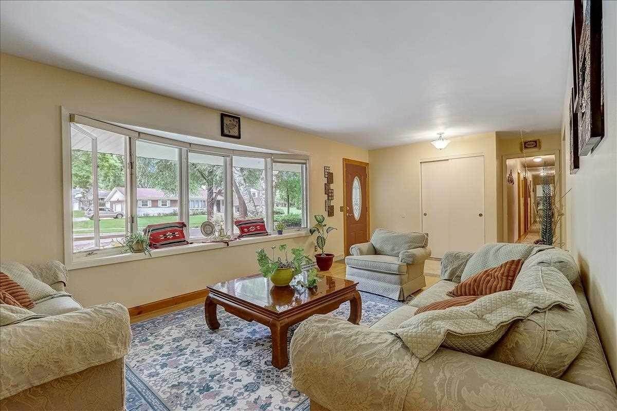 27. Single Family for Sale at Madison, WI 53713