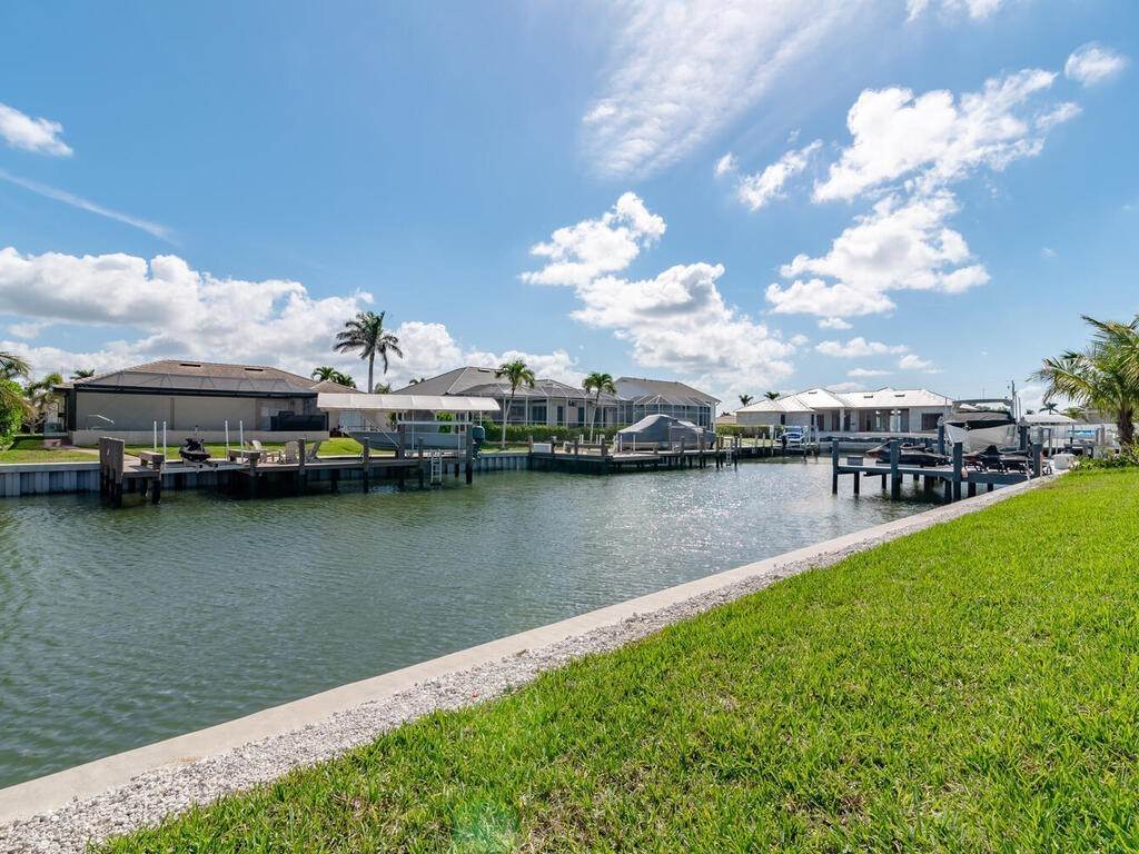 33. Single Family for Sale at Marco Island, FL 34145
