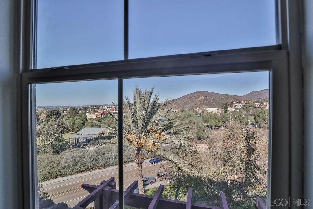 48. Townhouse for Sale at Chula Vista, CA 91914