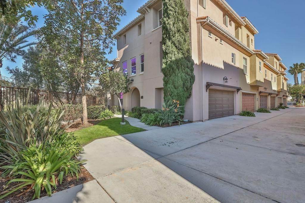 Townhouse for Sale at Chula Vista, CA 91914
