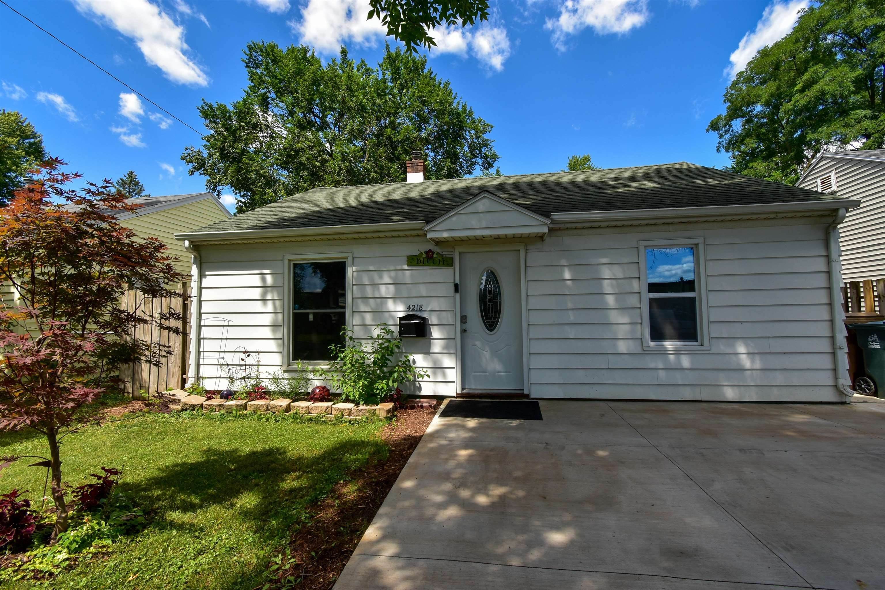 23. Single Family for Sale at Madison, WI 53711