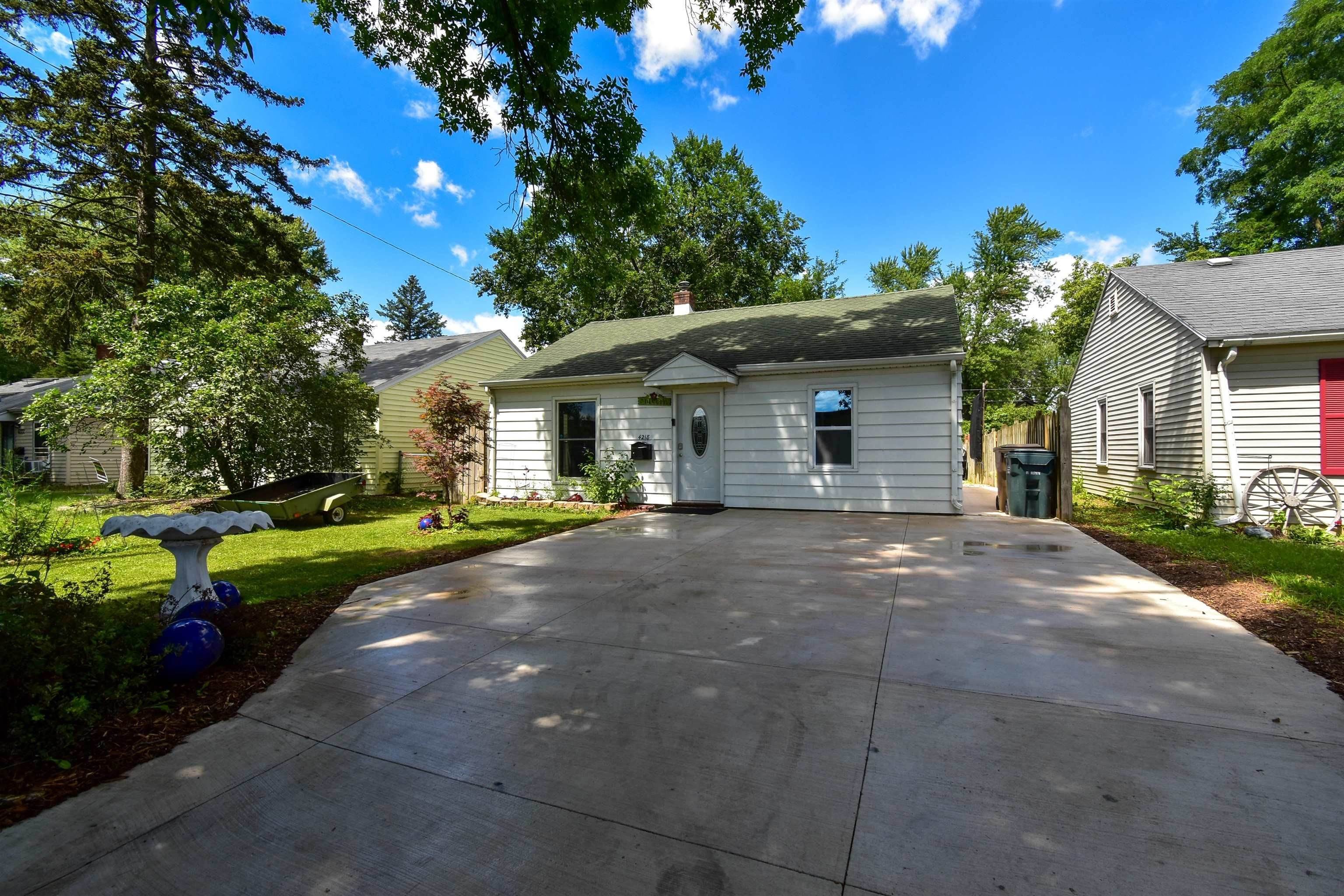 24. Single Family for Sale at Madison, WI 53711