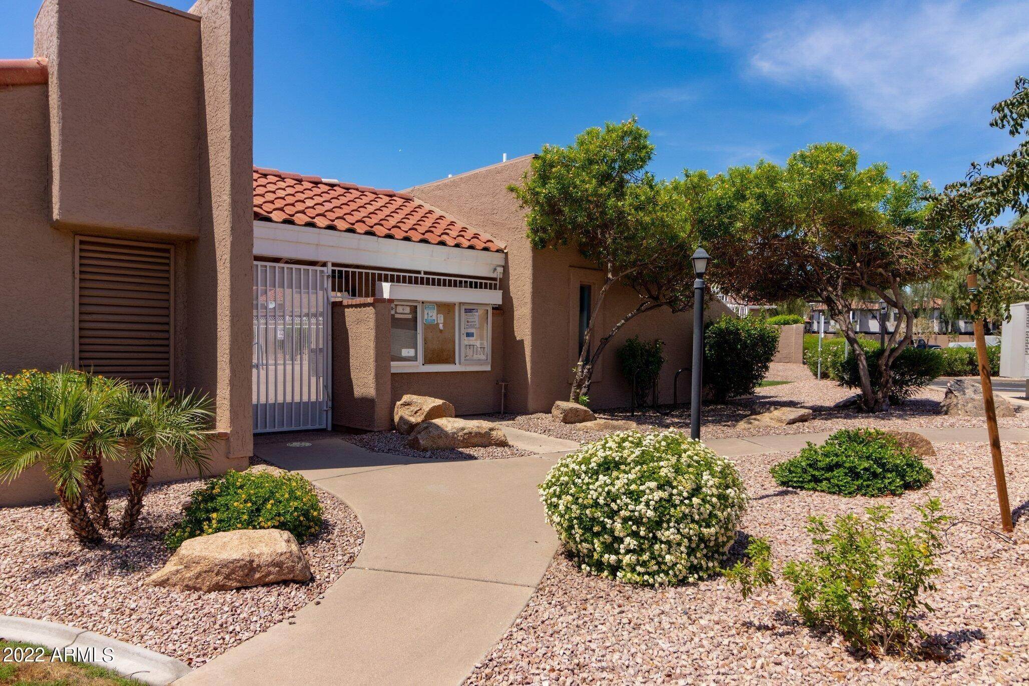 5. Townhouse for Sale at Mesa, AZ 85204