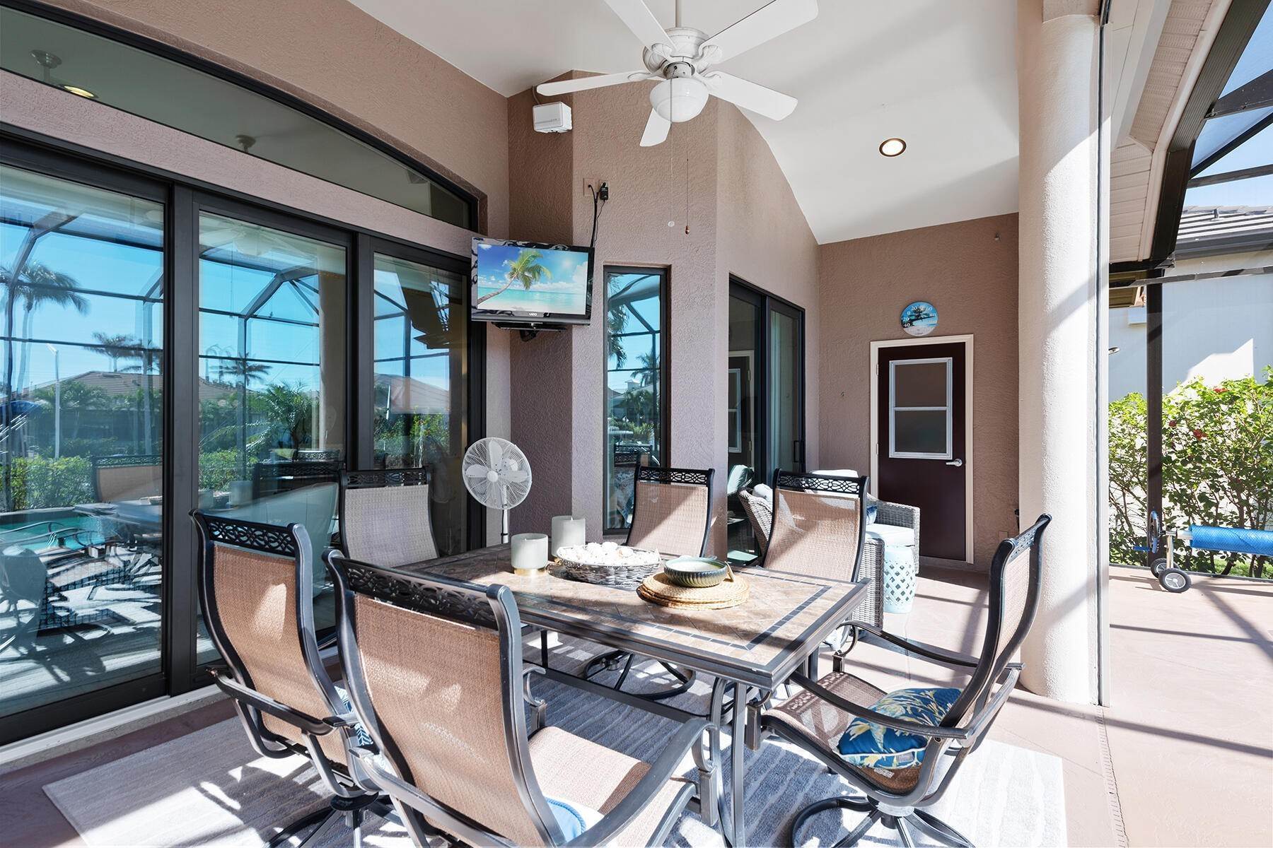 18. Single Family for Sale at Marco Island, FL 34145