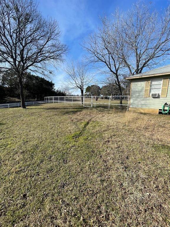 9. Single Family for Sale at Clifton, TX 76634