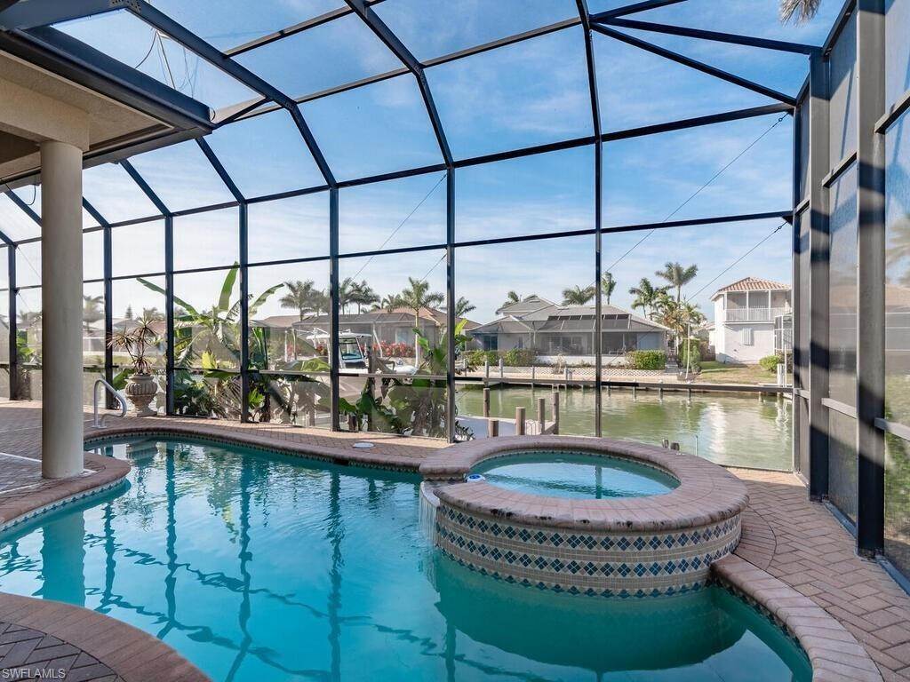22. Single Family for Sale at Marco Island, FL 34145
