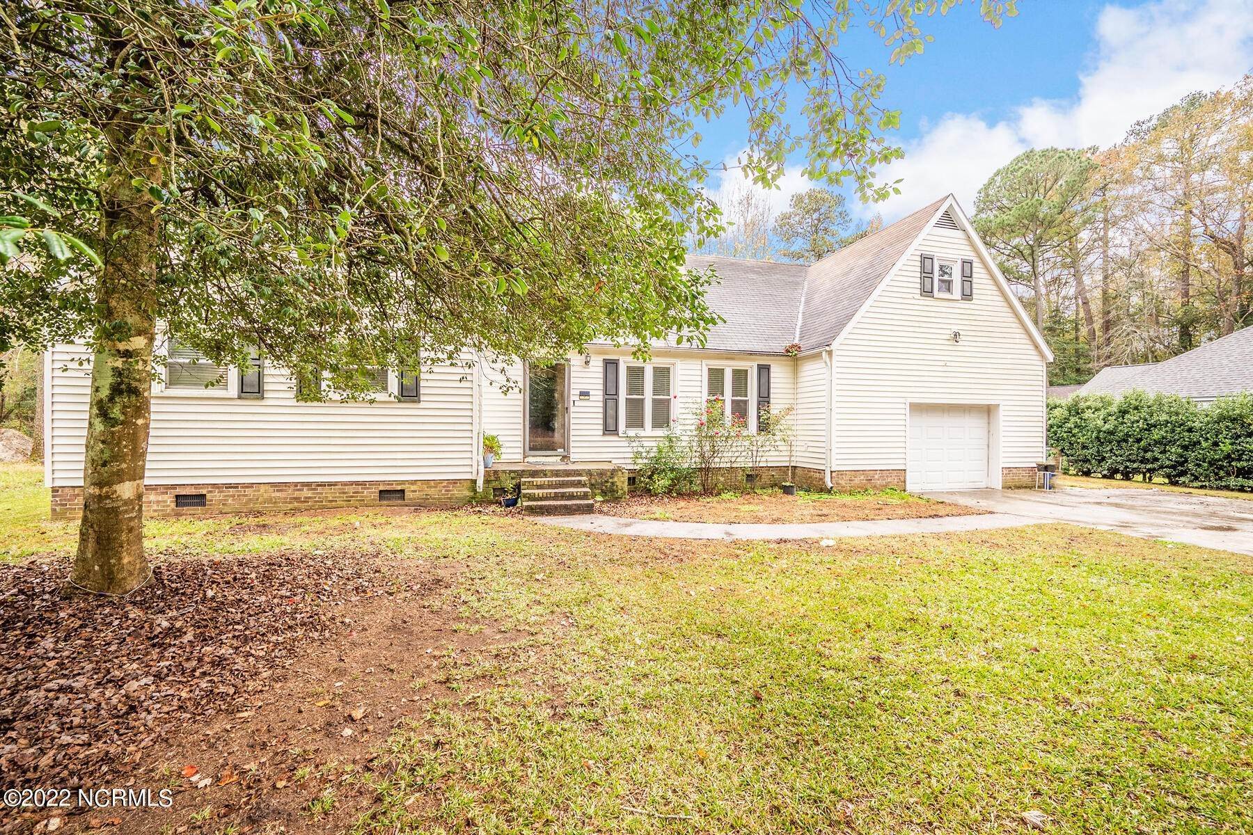 16. Single Family for Sale at Greenville, NC 27834