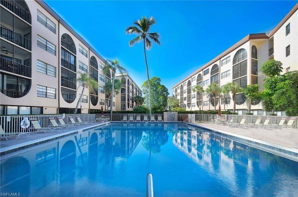 13. Condominium for Sale at Marco Island, FL 34145