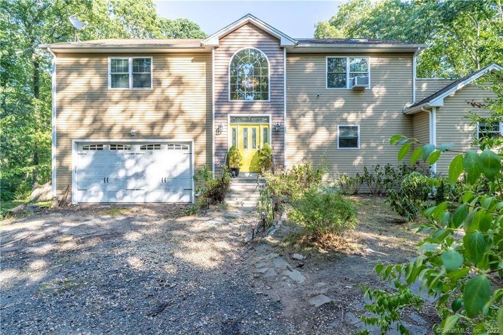 Single Family for Sale at Guilford, CT 06437