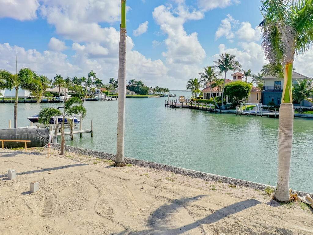 4. Single Family for Sale at Marco Island, FL 34145