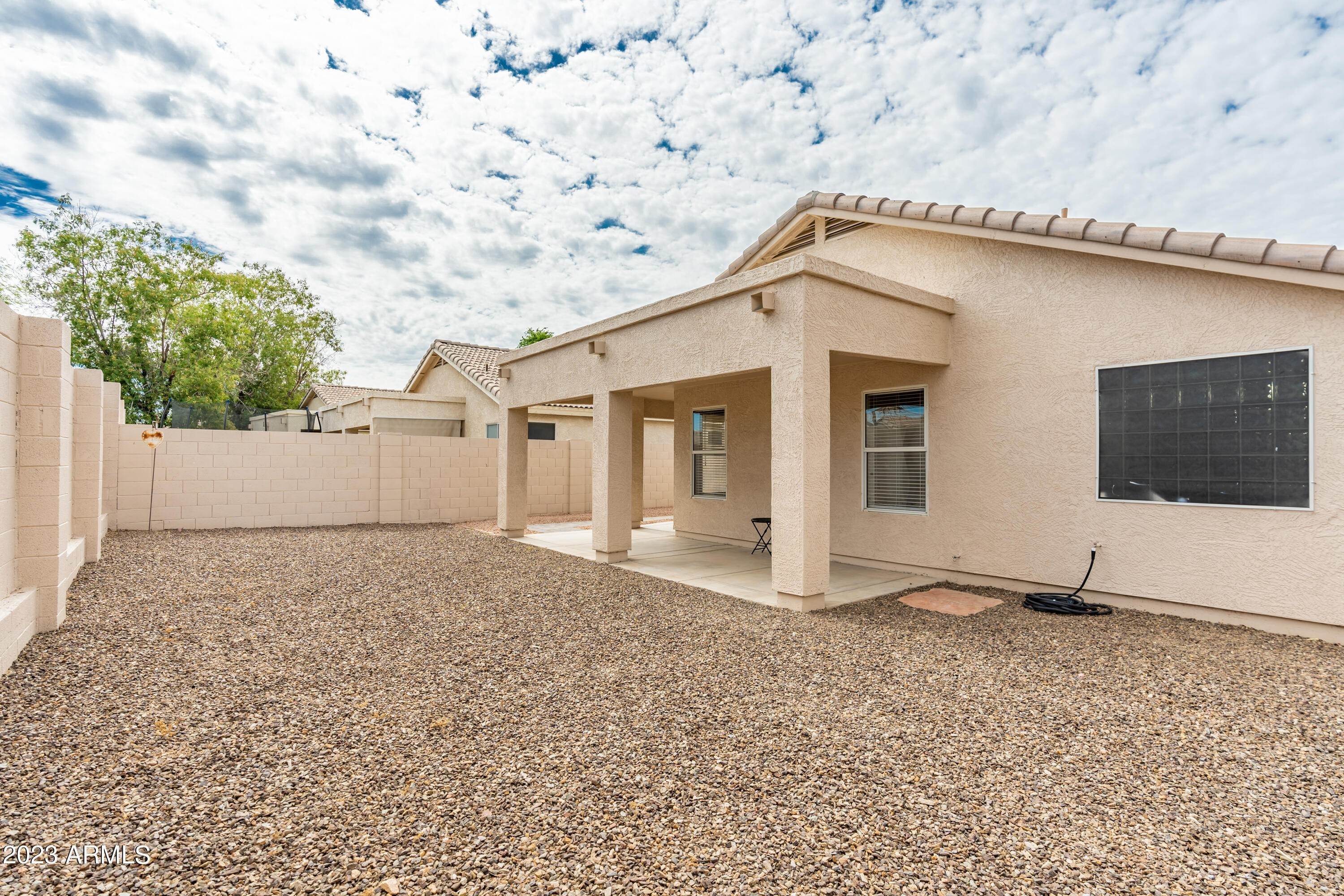 28. Single Family for Sale at Goodyear, AZ 85395