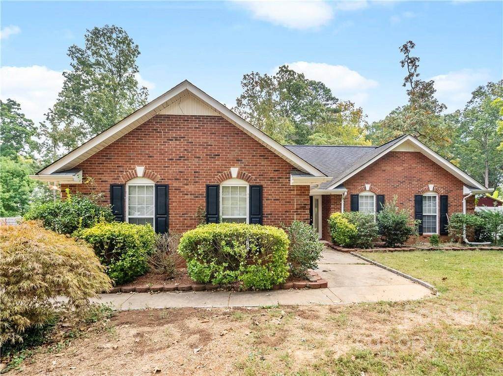 3. Single Family for Sale at Monroe, NC 28110