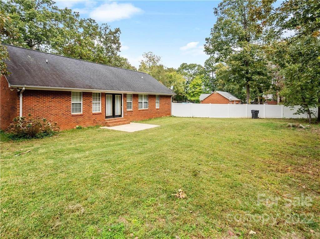 26. Single Family for Sale at Monroe, NC 28110
