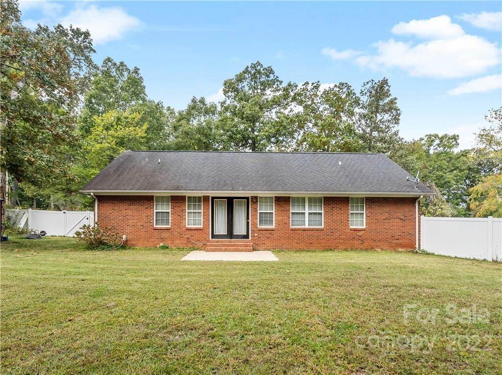 25. Single Family for Sale at Monroe, NC 28110