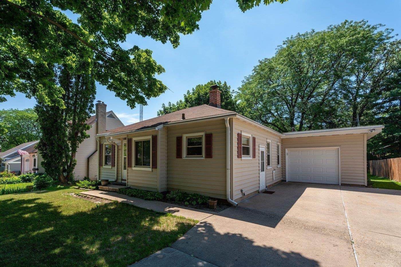 6. Single Family for Sale at Madison, WI 53711