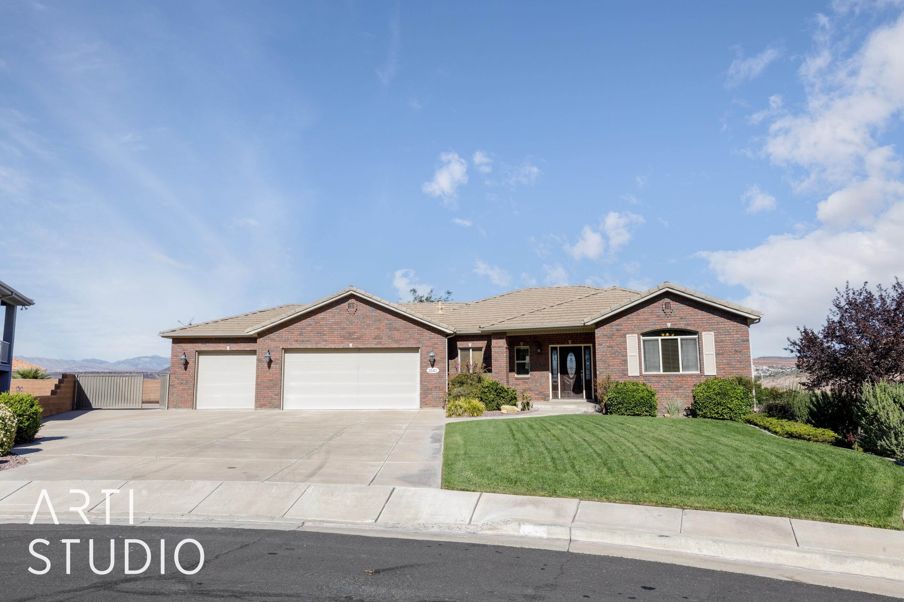 Single Family for Sale at St. George, UT 84790