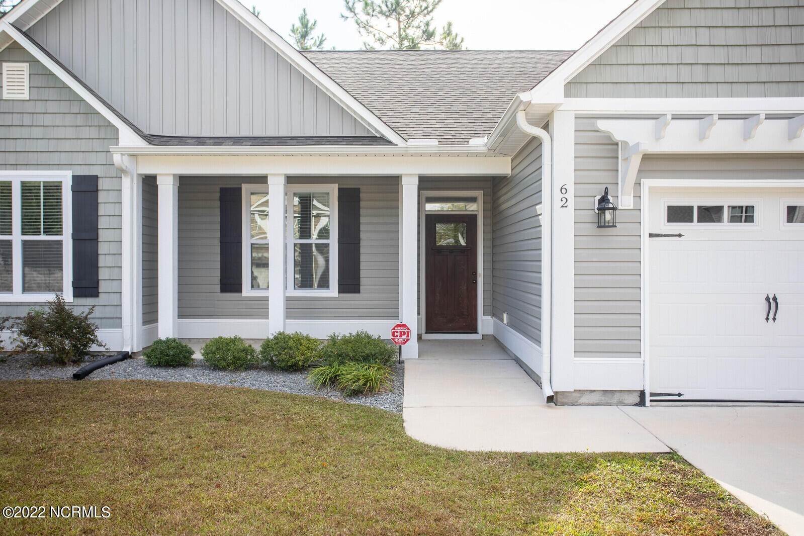 4. Single Family for Sale at Rocky Point, NC 28457