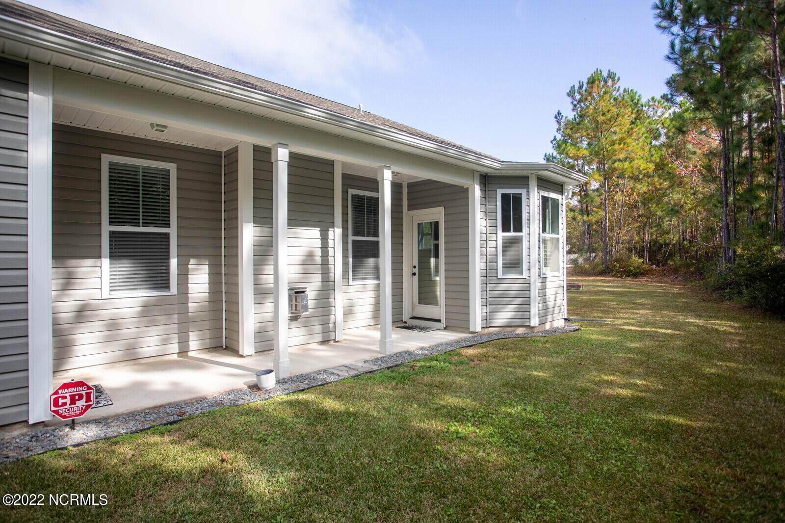 24. Single Family for Sale at Rocky Point, NC 28457