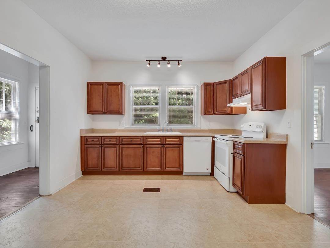11. Single Family for Sale at Madison, FL 32340