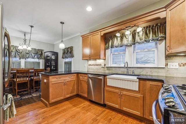7. Single Family for Sale at Clifton, NJ 07013