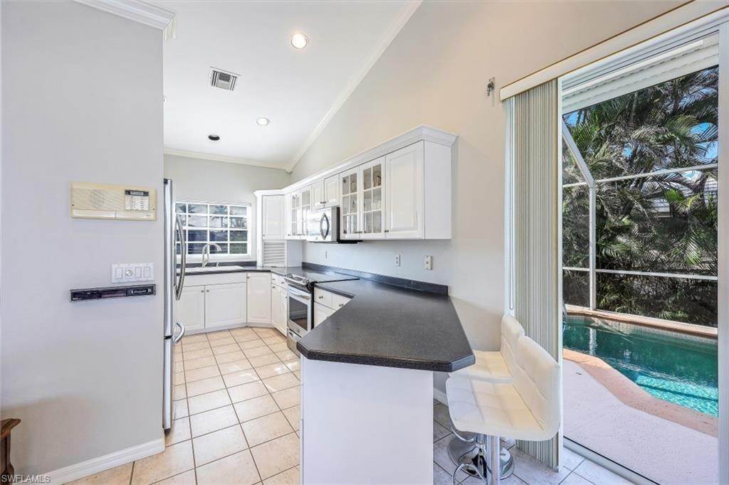 3. Single Family for Sale at Marco Island, FL 34145