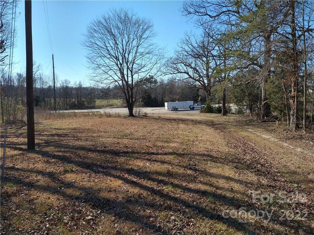 6. Single Family for Sale at Monroe, NC 28112