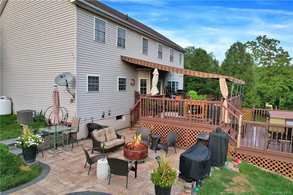 28. Single Family for Sale at Chester, NY 10918