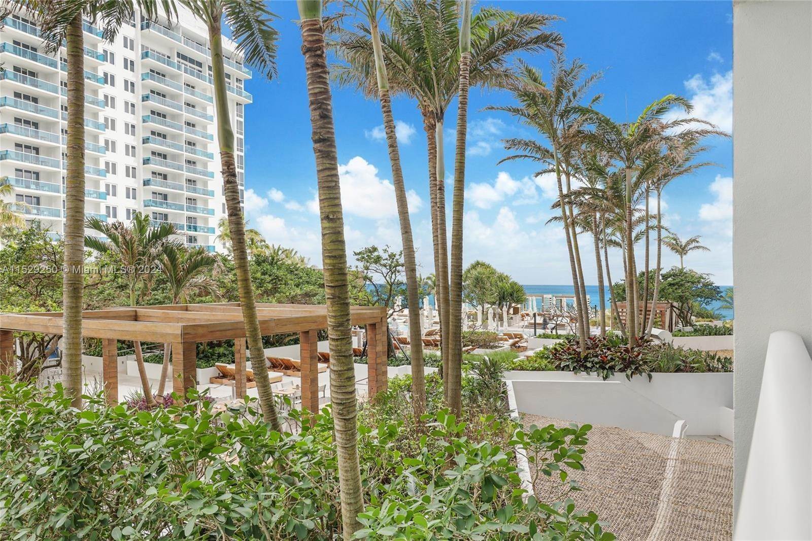 Condominium voor Verkoop op Mid Beach, Miami Beach, FL 33139