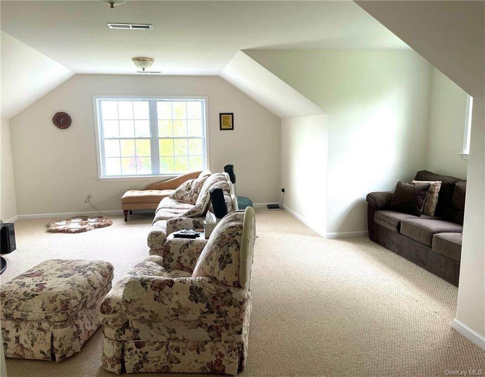 16. Single Family for Sale at Chester, NY 10918