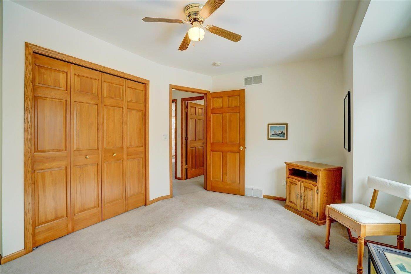 11. Single Family for Sale at Sun Prairie, WI 53590