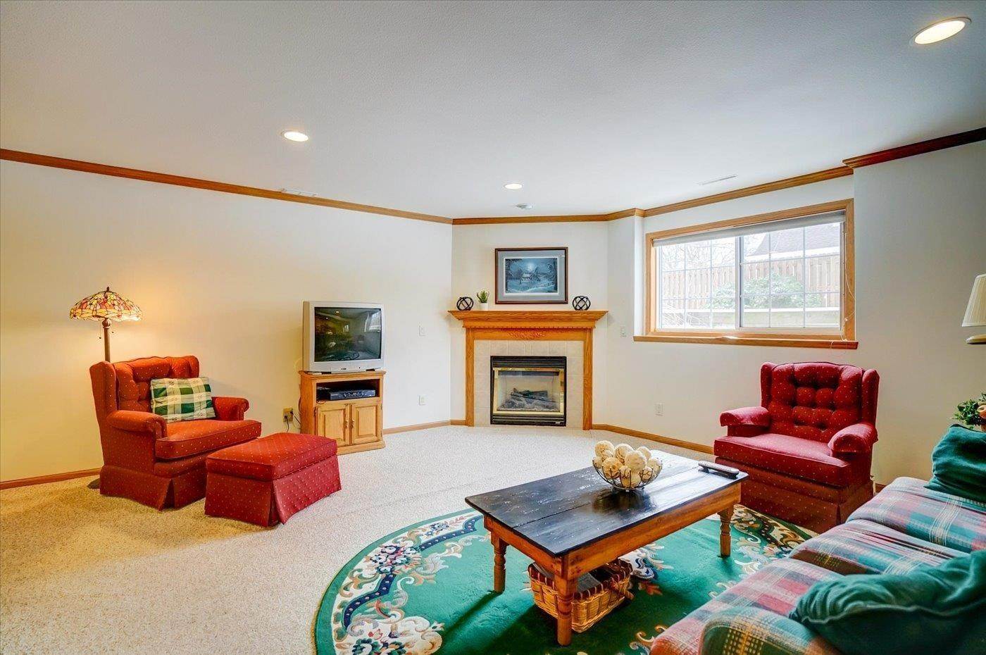 23. Single Family for Sale at Sun Prairie, WI 53590