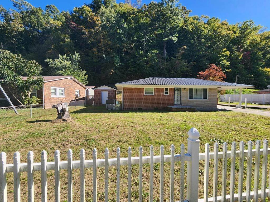 Single Family for Sale at Pikeville, KY 41501