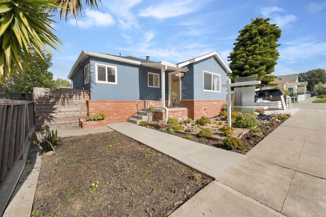 2. Single Family for Sale at Hayward, CA 94541