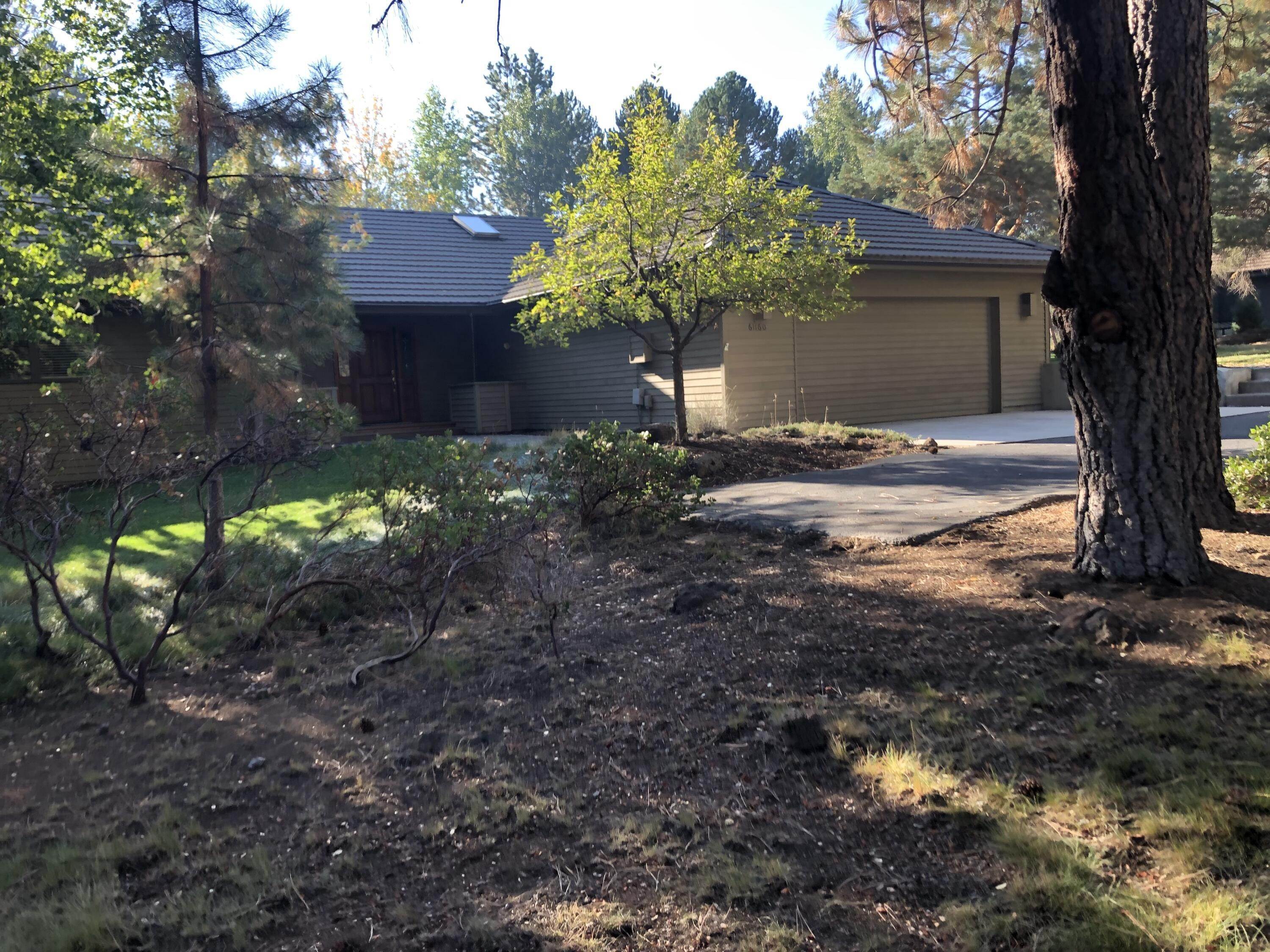 Single Family for Sale at Bend, OR 97702