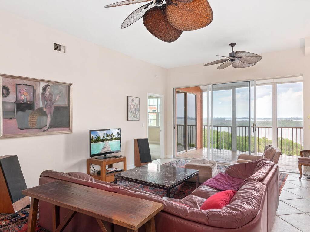13. Condominium for Sale at Marco Island, FL 34145