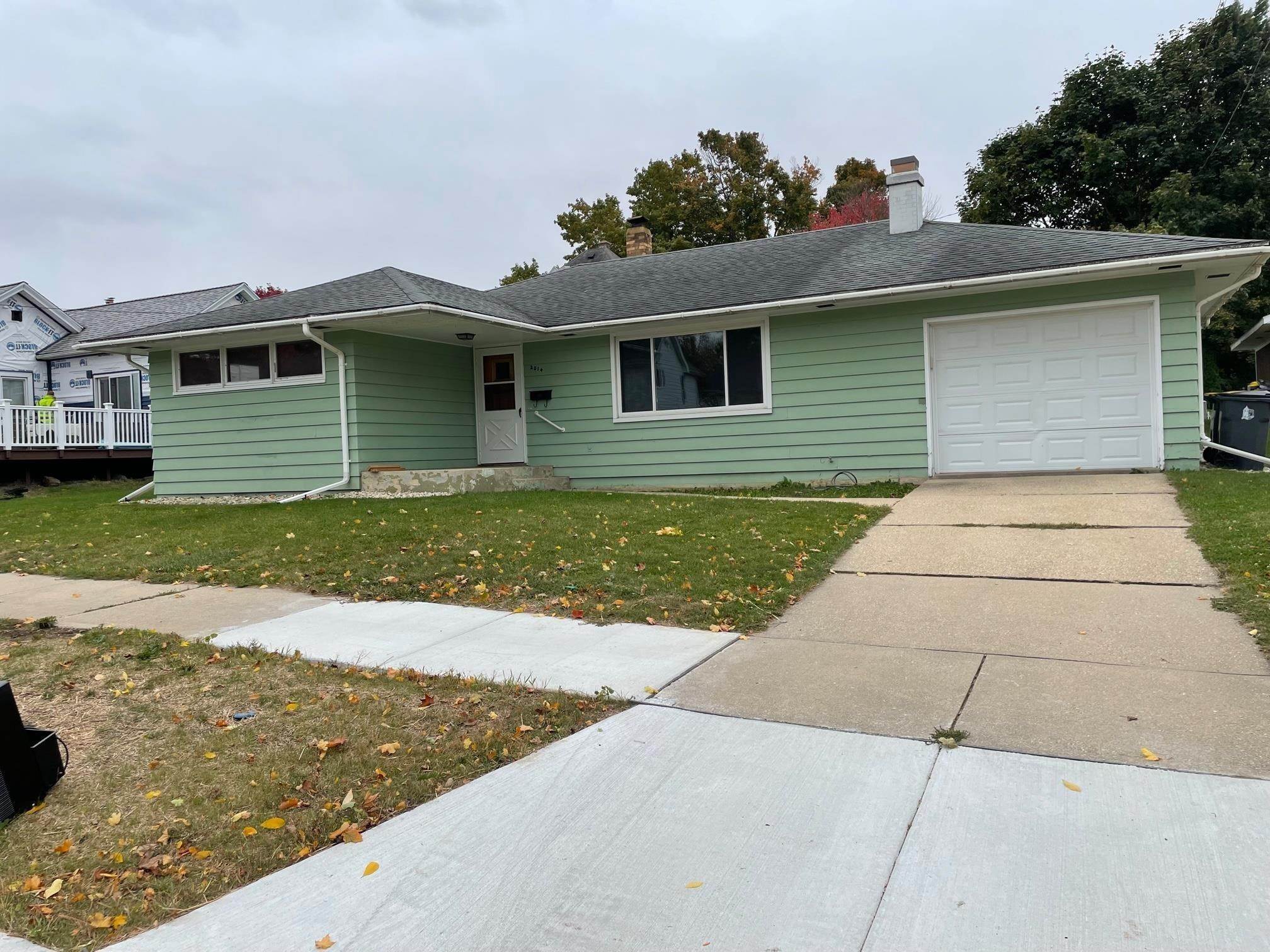 29. Single Family for Sale at Monroe, WI 53566