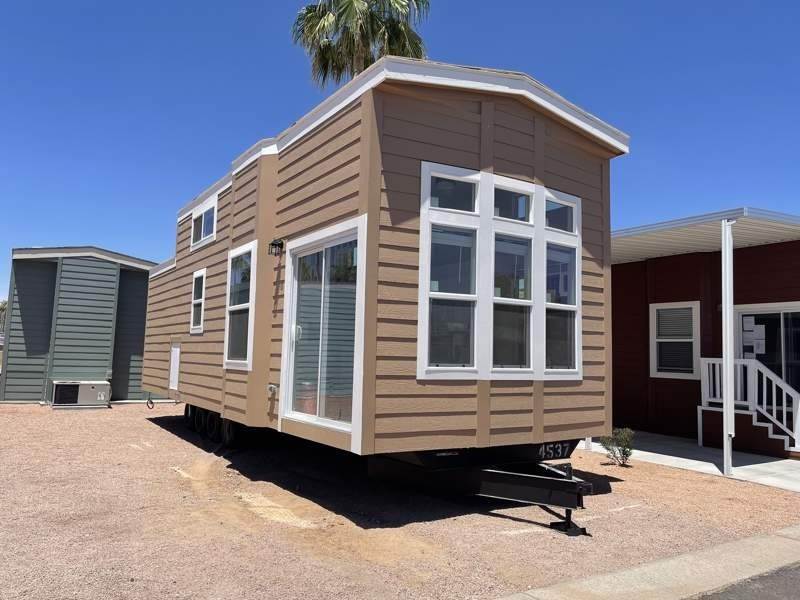 Mobile Home for Sale at Mesa, AZ 85208