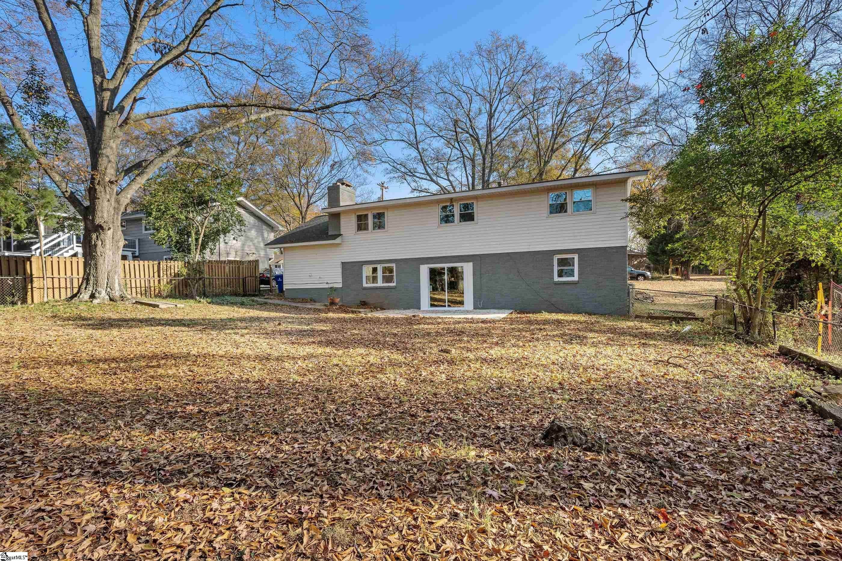 29. Single Family for Sale at Greenville, SC 29607